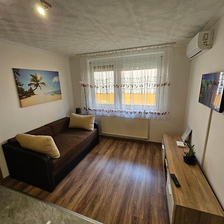 Fischer Apartman 2 Hajduszoboszlo Bagian luar foto