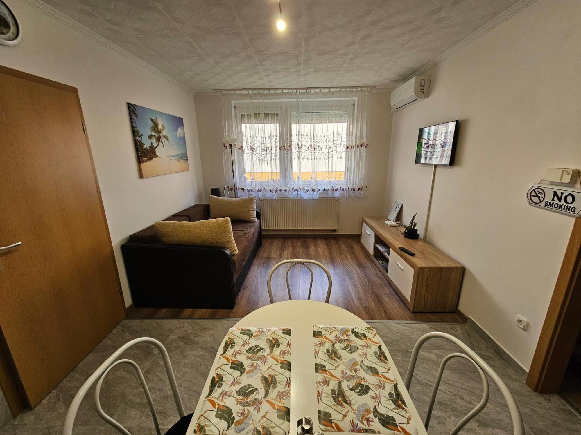 Fischer Apartman 2 Hajduszoboszlo Bagian luar foto