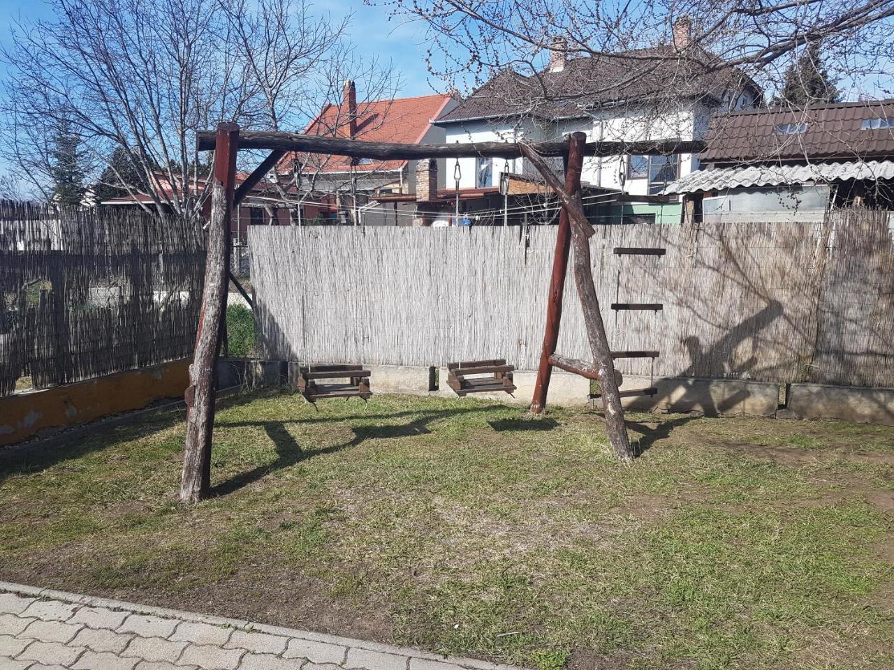 Fischer Apartman 2 Hajduszoboszlo Bagian luar foto