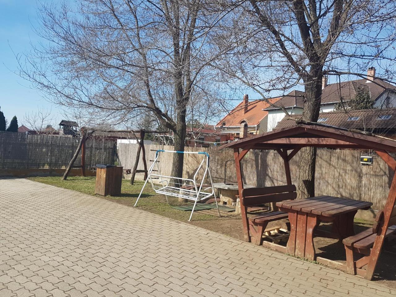 Fischer Apartman 2 Hajduszoboszlo Bagian luar foto