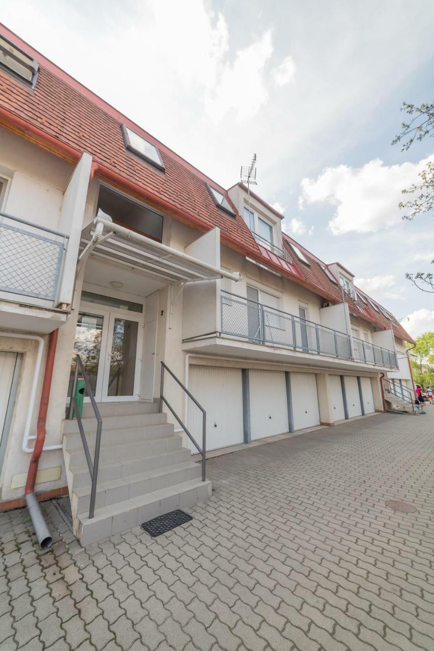 Fischer Apartman 2 Hajduszoboszlo Bagian luar foto